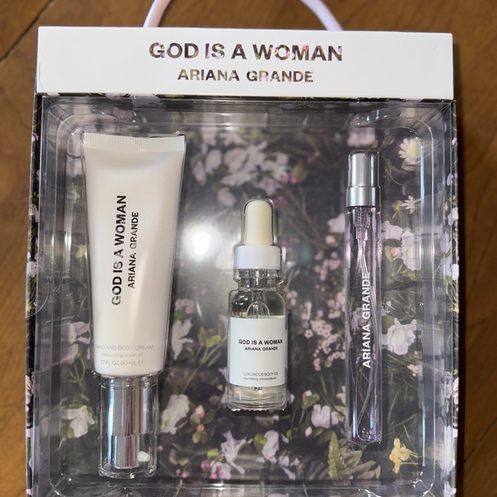 SOLD OUT Ariana Grande God Is A Woman Skincare Set - White and Purple
